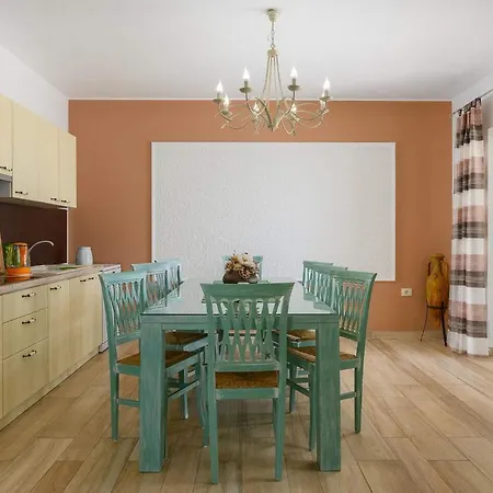 Holiday home Luce *